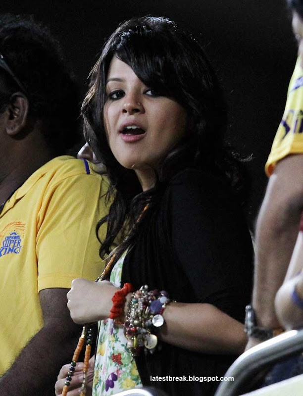 Sakshi Dhoni Wife of MS Dhoni in IPL   Photographs  Sonakshi supporting Chennai Super Kings Photoshoot images