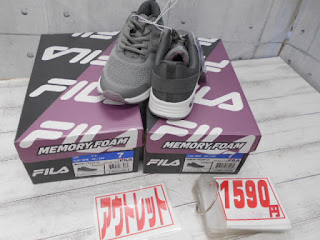 アウトレット　ＦＩＬＡ　レディース　スニーカー　２４㎝　１５９０円