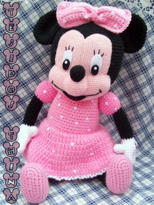 Minnie Mouse Amigurumi - Free Pattern 