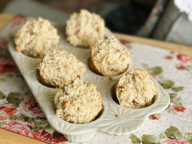 Date & Oatmeal Muffins