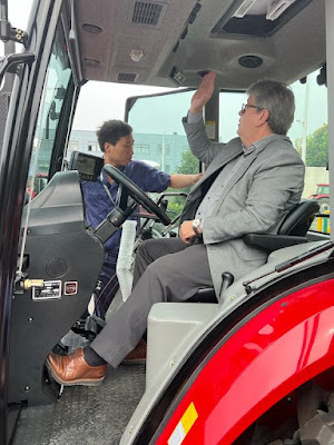 João Azevêdo discute utilização de equipamentos agrícolas da China para aumentar produtividade na agricultura familiar da Paraíba