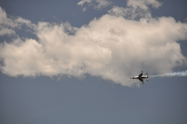 US Air Force Thunderbirds 2016 AFA Air Force Academy flyover coloradoviews.filminspector.com