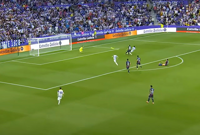 Gonzalo Plata remata el gran pase de El Yamiq para marcar el segundo gol. REAL VALLADOLID C. F. 3 S. D. HUESCA 0 Domingo 29/05/2022, 20:00 horas. Campeonato de Liga de 2ª División, jornada 42. Valladolid, estadio José Zorrilla: 22.397 espectadores.