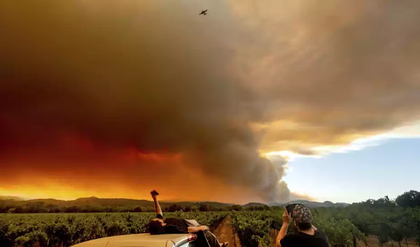 Καλιφόρνια: Τουλάχιστον 6 νεκροί από πυρκαγιές που ξέσπασαν δήθεν από «κεραυνούς»