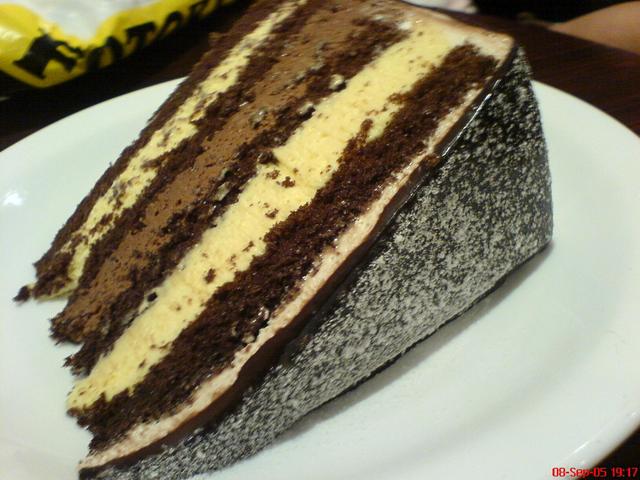 for me, cake ini yang paling sedap di secret recipe!!!