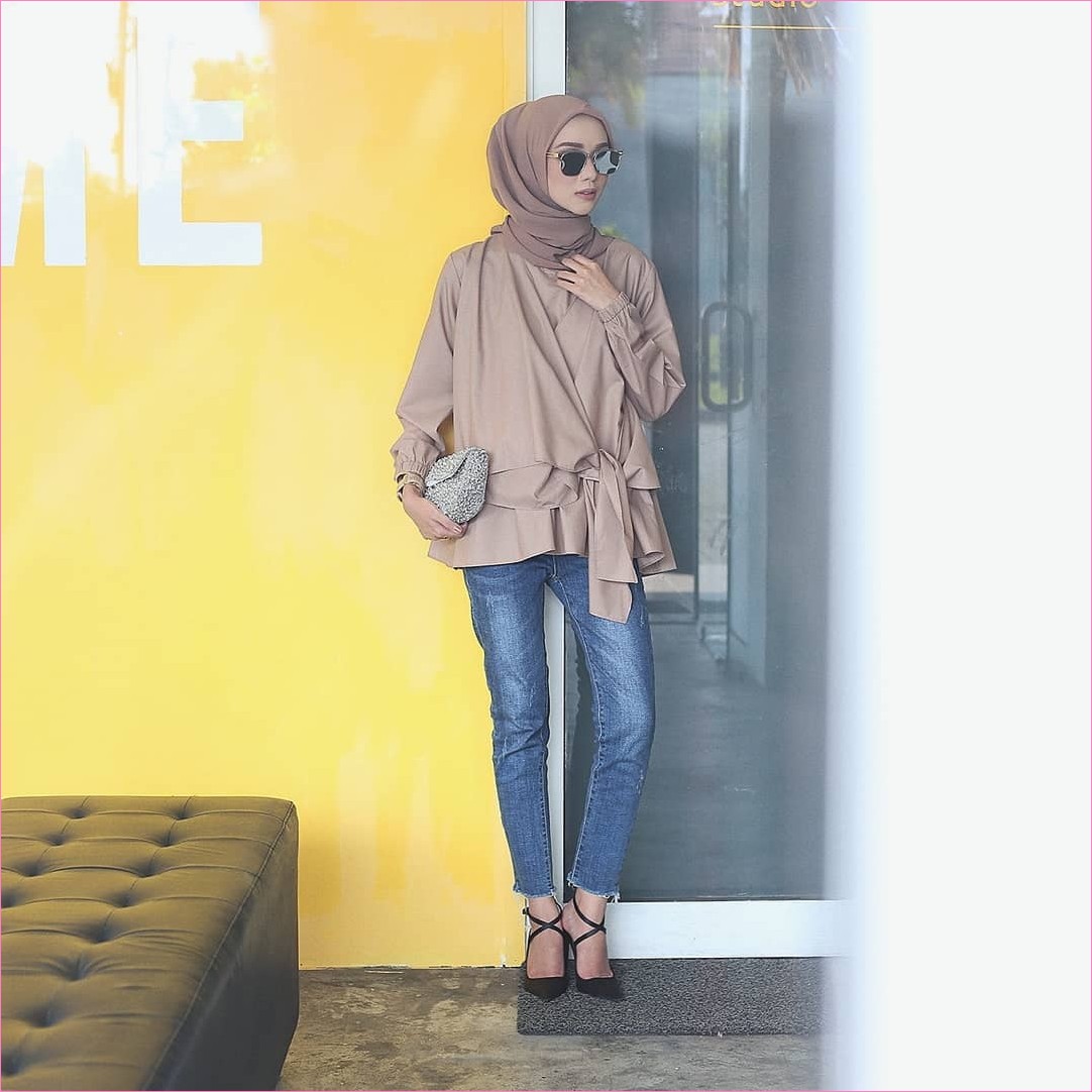  Model Outfit Baju Blouse Ala Selebgram Terbaik  30+ Model Outfit Baju Blouse Ala Selebgram Terbaik 2018