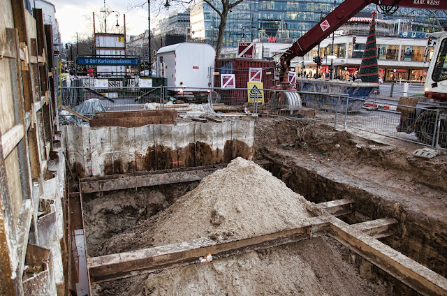 Baustelle U-Bhf. Eingang, Kurfürstendamm / Joachimstaler Straße, 10719 Berlin, 08.01.2014