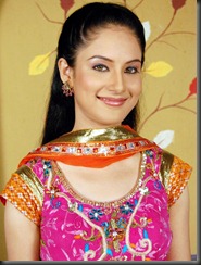 Pooja Bose-closeup_hot