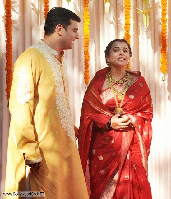 Vidya+Balan+with+Husband+Siddharth+Roy+Kapur+(5)