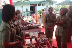 Ketua Persit PD IV Diponegoro Apresiasi Stan Kreatifitas Persit Kodim Banyumas