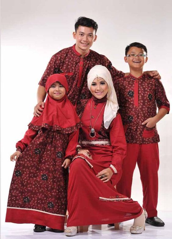 10 Model Baju  Muslim Sekeluarga  Couple  Modern Terbaru 2019