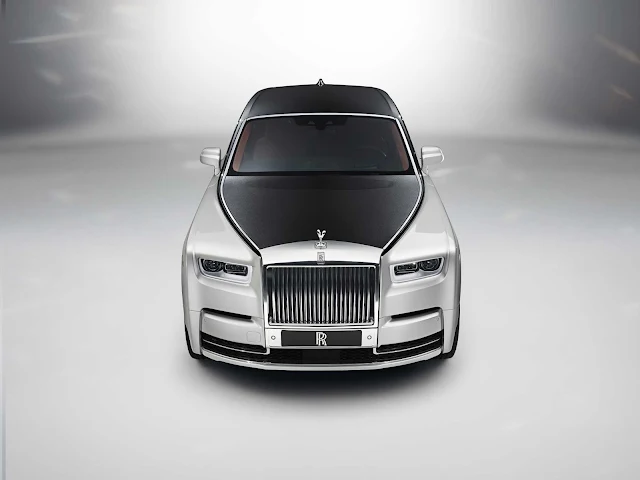 Rolls-Royce Phantom V12 / AutosMk