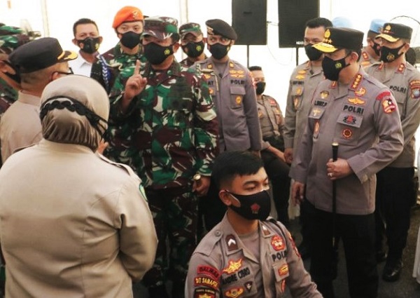 Panglima TNI dan Kapolri Tinjau Vaksinasi 1000 Personel