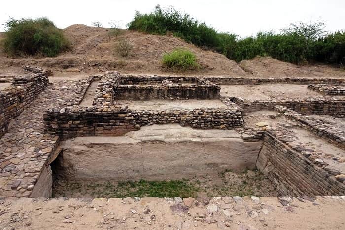 Dholavira : A Harappan City and Its Mysterious Sign Board - Mystery of Dholavira