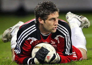 Maarten stekelenburg target united, stekelenburg replace van der sar, stekelenburg favourit replace Goalkeeper