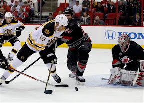 Nathan Horton trying to score on Cam Ward