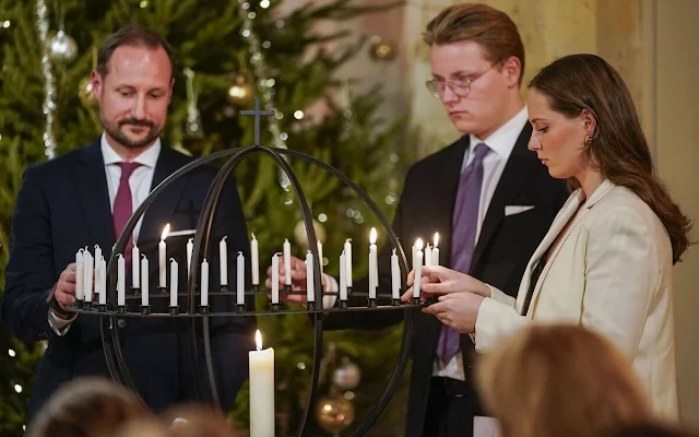 Princess Ingrid Alexandra and Prince Sverre Magnus attended a Christmas service. Princess Ingrid Alexandra wore a white blazer