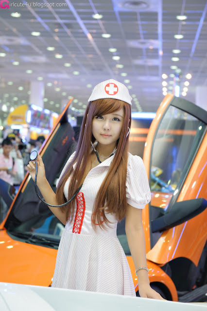5 Ryu Ji Hye - Seoul Auto Salon 2012 [Part 2]-Very cute asian girl - girlcute4u.blogspot.com