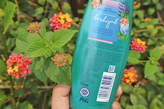 SENSASI SEJUK DINGIN SEKETIKA DENGAN REJOICE HIJAB PERFECTION 3 IN 1 SHAMPOO