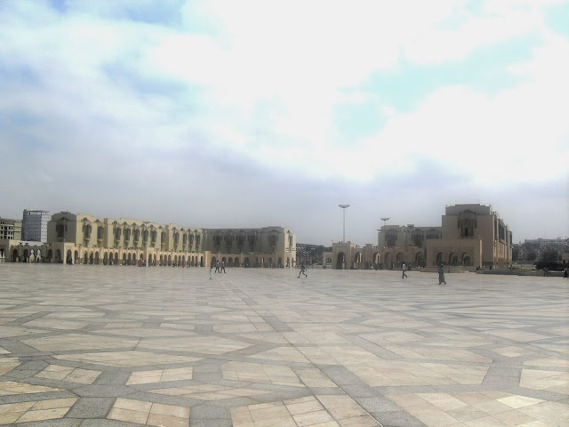 Plaza frente a la gran mezquita