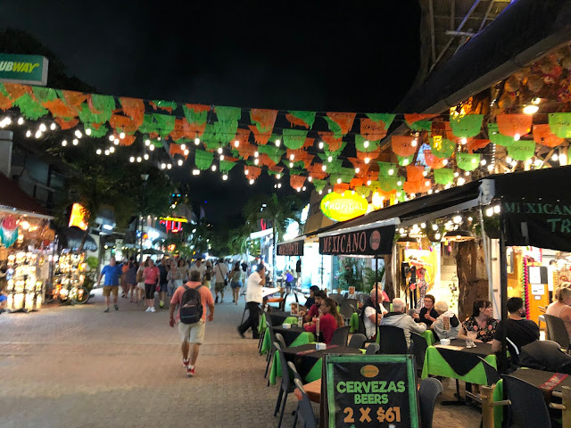 Quinta Avenida Playa del Carmen Mexico