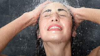   duschen bei gewitter, bei gewitter badewanne, bei gewitter baden oder duschen, duschen bei gewitter galileo, duschen bei gewitter wikipedia, haare föhnen bei gewitter, darf man bei gewitter telefonieren, bei gewitter auf toilette, baden bei gewitter gefährlich