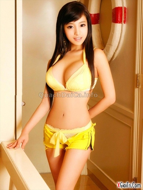 Line ngực khủng như chưa từng khủng