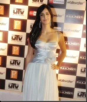 Katrina Kaif beautiful at Rajneeti premiere1