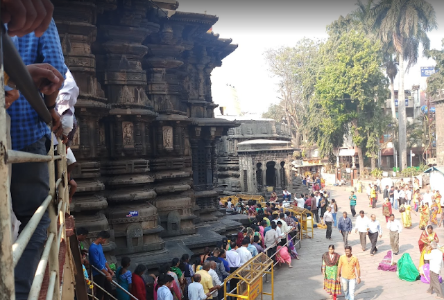 Long queue of Mahalaxmi Temple Kolhapur