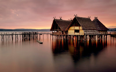 Foto de casas sobre el agua