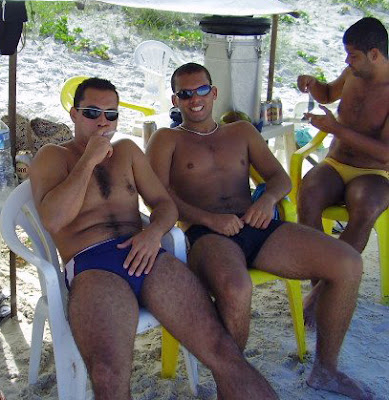 swimpixx blog for sexy speedos, free pics of speedo men, hot men in speedos and swimwear. Brazilian homens nos sungas abraco sunga