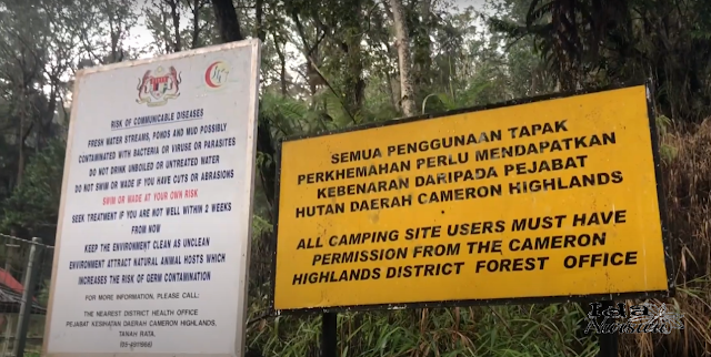 Notis amaran kesihatan dan notis Pejabat Perhutanan, warning of helath risk, at Sungai Pauh Campsite