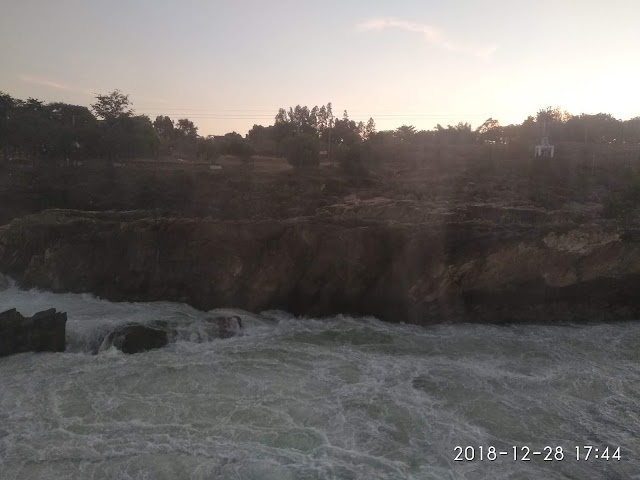 The Sun has dipped down into the horizon - It was hard for us to say goodbye to Dhuandhar Falls