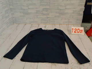 中古品　子供服　１２０ｃｍ　Ｈ＆Ｍ　ブラック　長袖トップス　２２０円