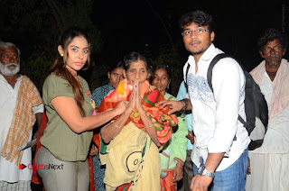 Actress Sri reddy (apthatrust director) Distrubuted Blankets for Orphans at Sai Baba Temple  0047.JPG