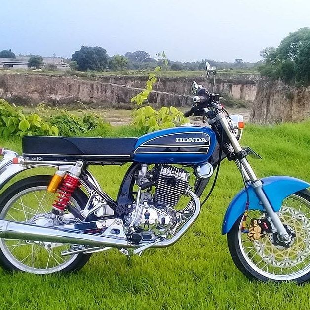 Gambar HD Modifikasi CB 100 Warna Biru Terbaru 2020