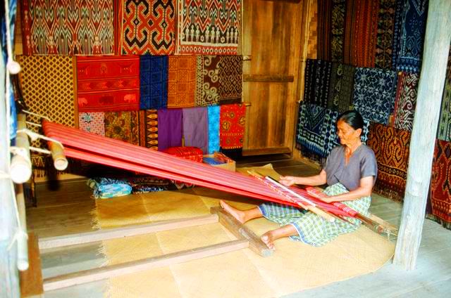 galangputrakr KAIN TENUN TORAJA