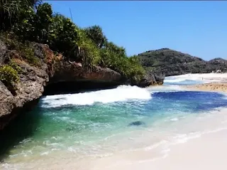 Wisata Pantai di Pacitan Wisata Pantai di Pacitan