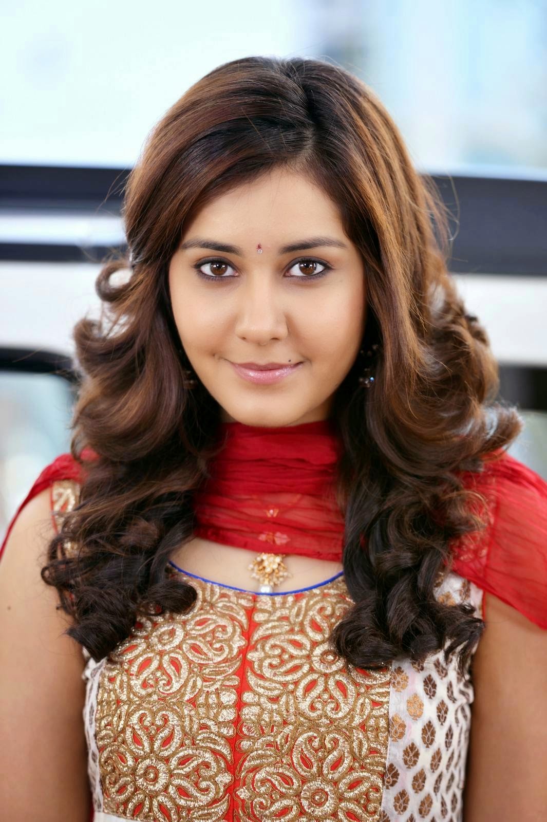 Actress Rashi Khanna Latest Hot Pics - MASALA GALLERY