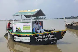 vaccination-on-boat-in-flood-area