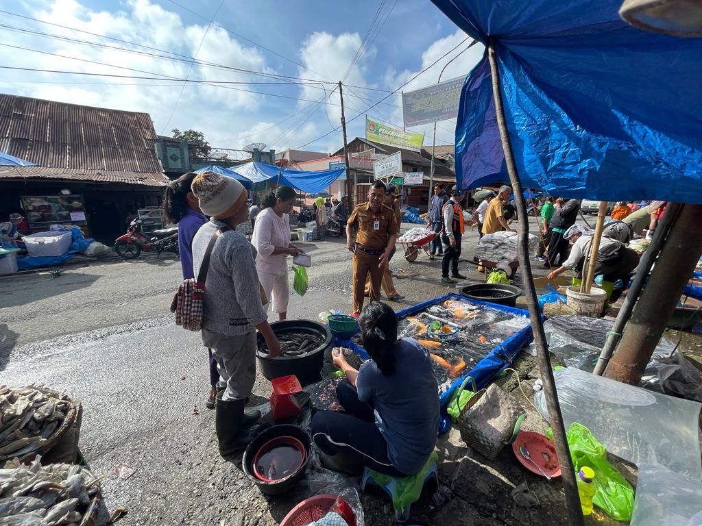 Pemkab Humbahas Tertibkan Pedagang Kaki Lima di Pasar Lintongnihuta