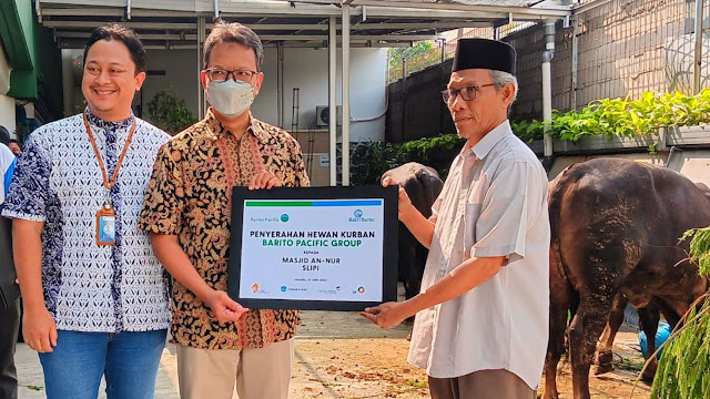 Jelang Idul Adha, Babinsa Koramil 03/GP Terima Hewan Qurban Dari Yayasan Bakti Barito