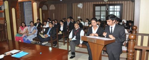 Studying in The Best Law Colleges in Delhi