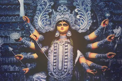 नवरात्रि : इन मंत्रो से कीजिये माता रानी को प्रसन्न।