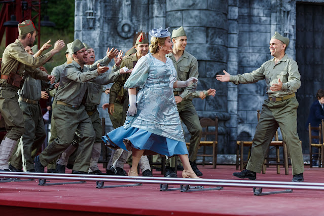 Bizet: Carmen - Micaela & the soldiers in Act One - Oper im Steinbruch 2023 (Photo: Esterhazy / Jerzy Bin)