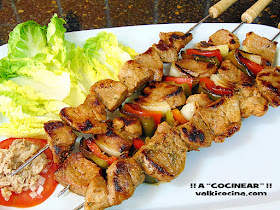 Brocheta de solomillo de cerdo adobado