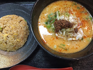 神田東竜の担々麺セット