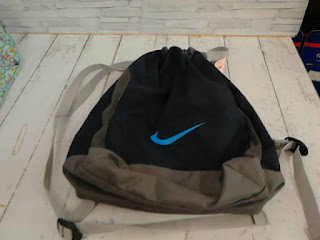 中古品　ＮＩＫＥ　リュック　３３０円