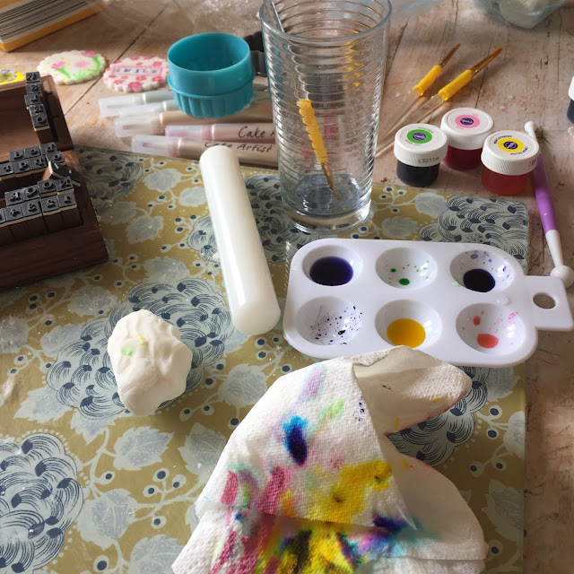 decorating biscuits with edible watercolour