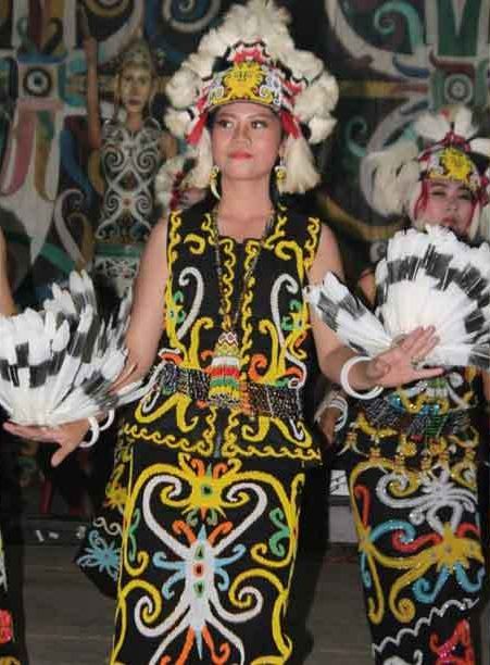 3 Baju Adat Kalimantan  Barat dan Penjelasannya TradisiKita